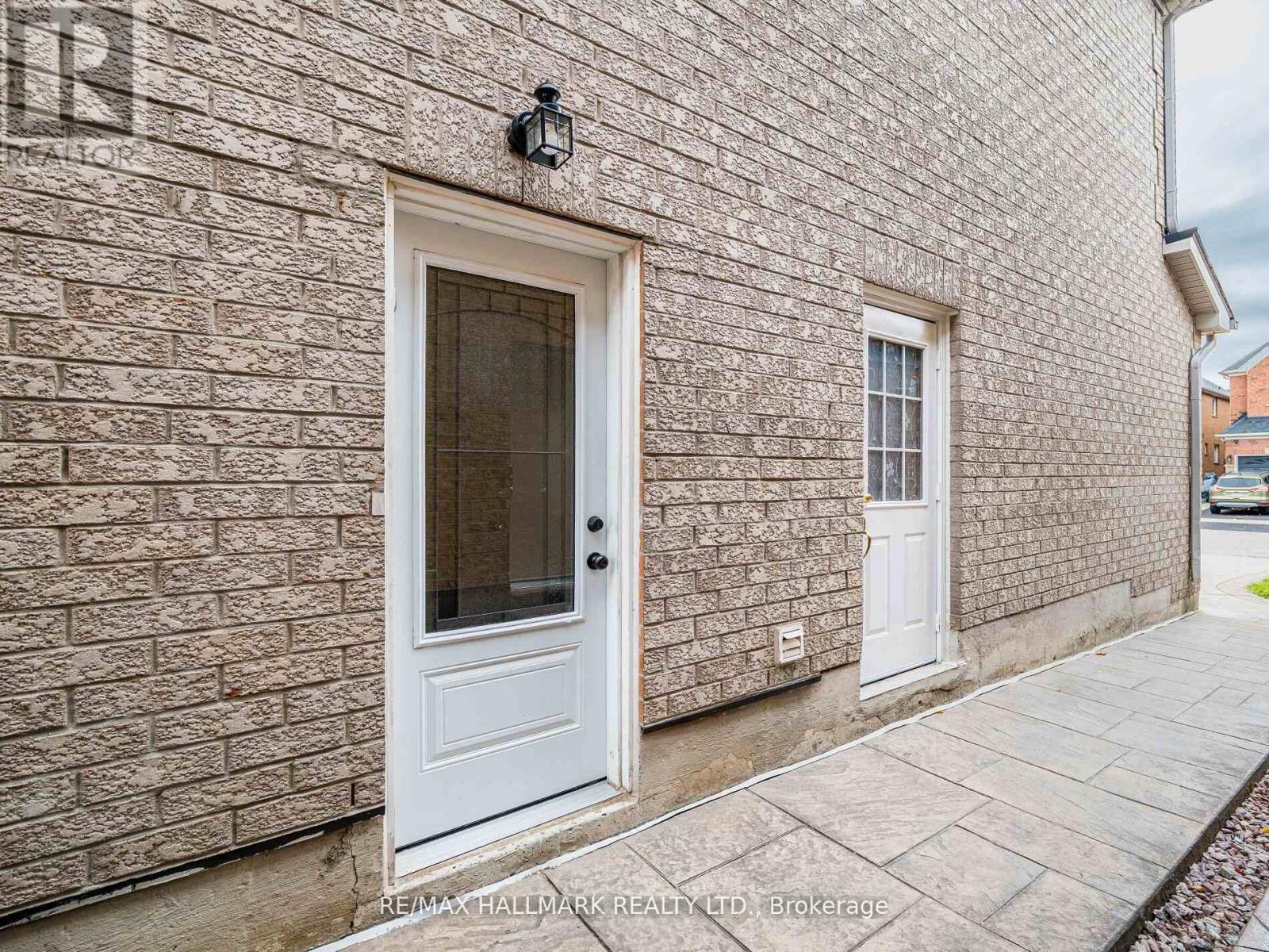 3099 Velmar Drive, Mississauga, Ontario  L5M 6W3 - Photo 33 - W12609272