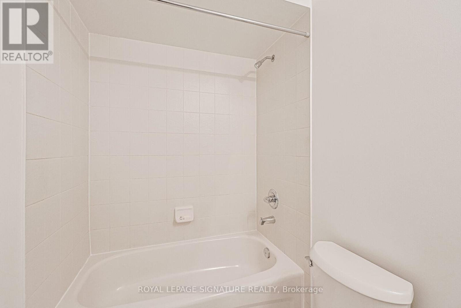 6 - 3 Pleasantview Avenue, Brampton (Brampton West), Ontario  L6X 5E8 - Photo 15 - W12609282