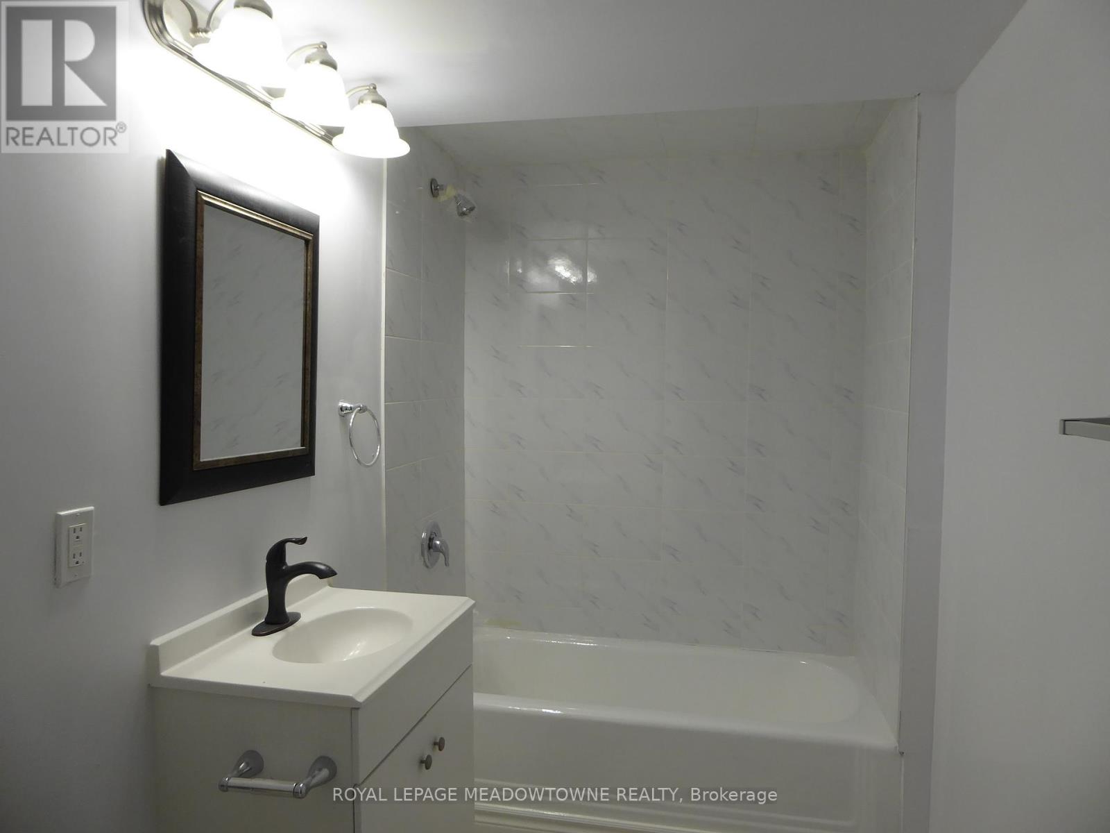 10 - 70 Mill Street, Halton Hills, Ontario  L7G 2C9 - Photo 11 - W12609318