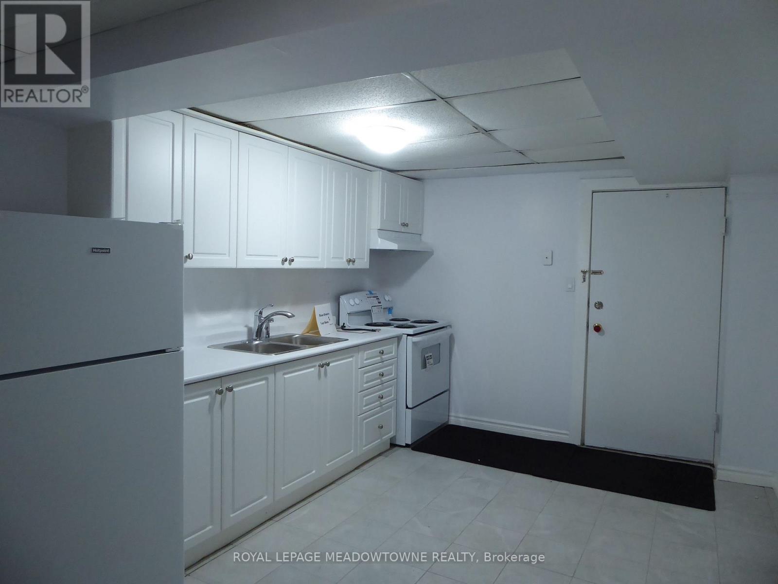 10 - 70 Mill Street, Halton Hills, Ontario  L7G 2C9 - Photo 7 - W12609318