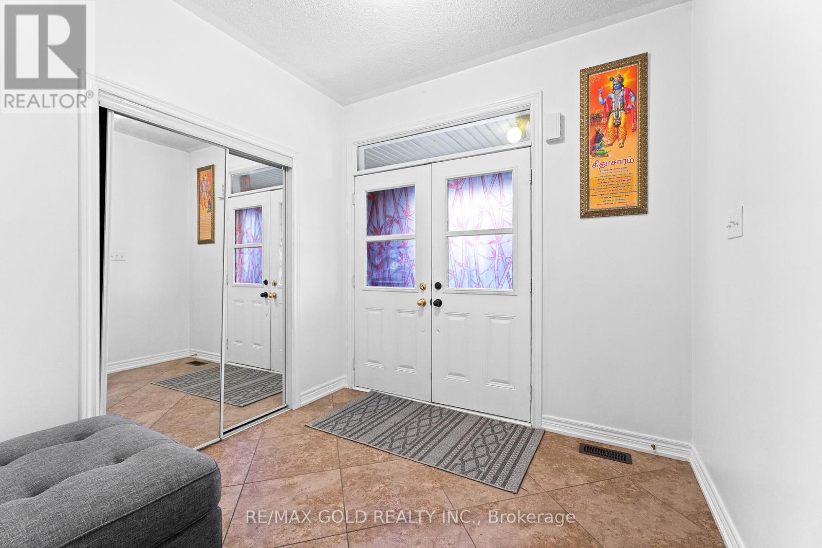 7 Gardenbrooke Trail, Brampton, Ontario  L6P 3L1 - Photo 7 - W12609336