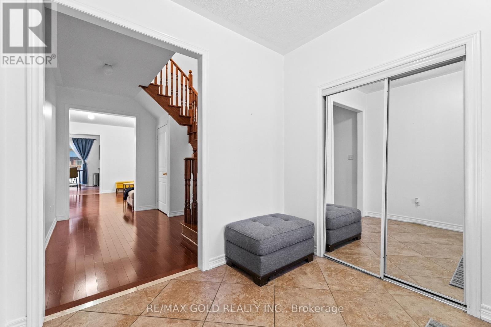 7 Gardenbrooke Trail, Brampton, Ontario  L6P 3L1 - Photo 8 - W12609336