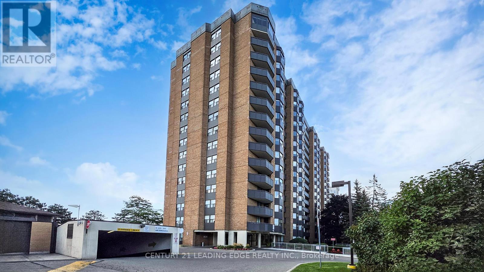 1611 - 3845 Lake Shore Boulevard W, Toronto (Long Branch), Ontario  M8W 4Y3 - Photo 1 - W12609352