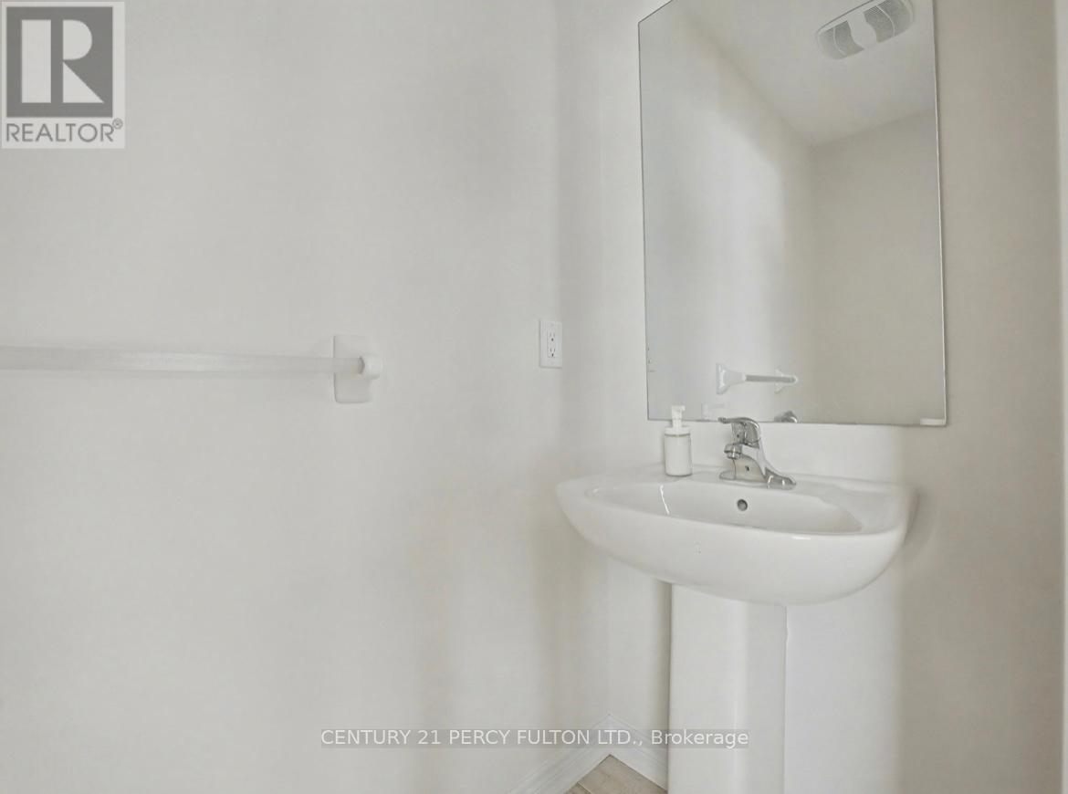 396 Kennedy Circle W, Milton (Cb Cobban), Ontario  L9E 2C6 - Photo 11 - W12609358