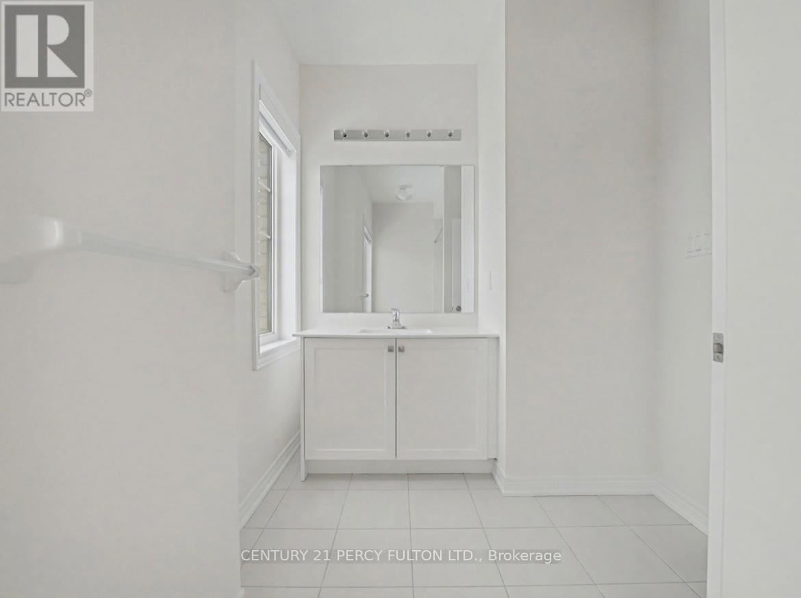 396 Kennedy Circle W, Milton (Cb Cobban), Ontario  L9E 2C6 - Photo 13 - W12609358