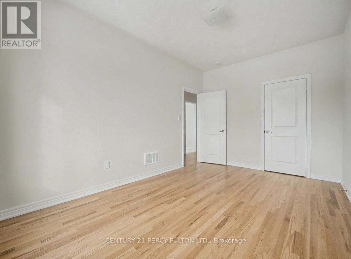 396 Kennedy Circle W, Milton (Cb Cobban), Ontario  L9E 2C6 - Photo 15 - W12609358