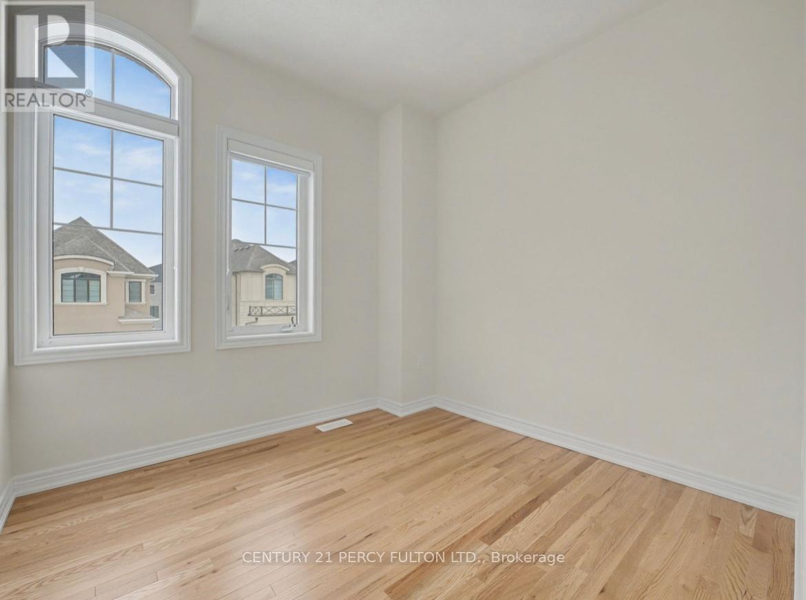 396 Kennedy Circle W, Milton (Cb Cobban), Ontario  L9E 2C6 - Photo 17 - W12609358