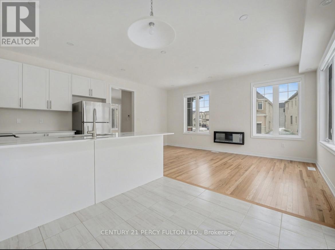 396 Kennedy Circle W, Milton (Cb Cobban), Ontario  L9E 2C6 - Photo 7 - W12609358