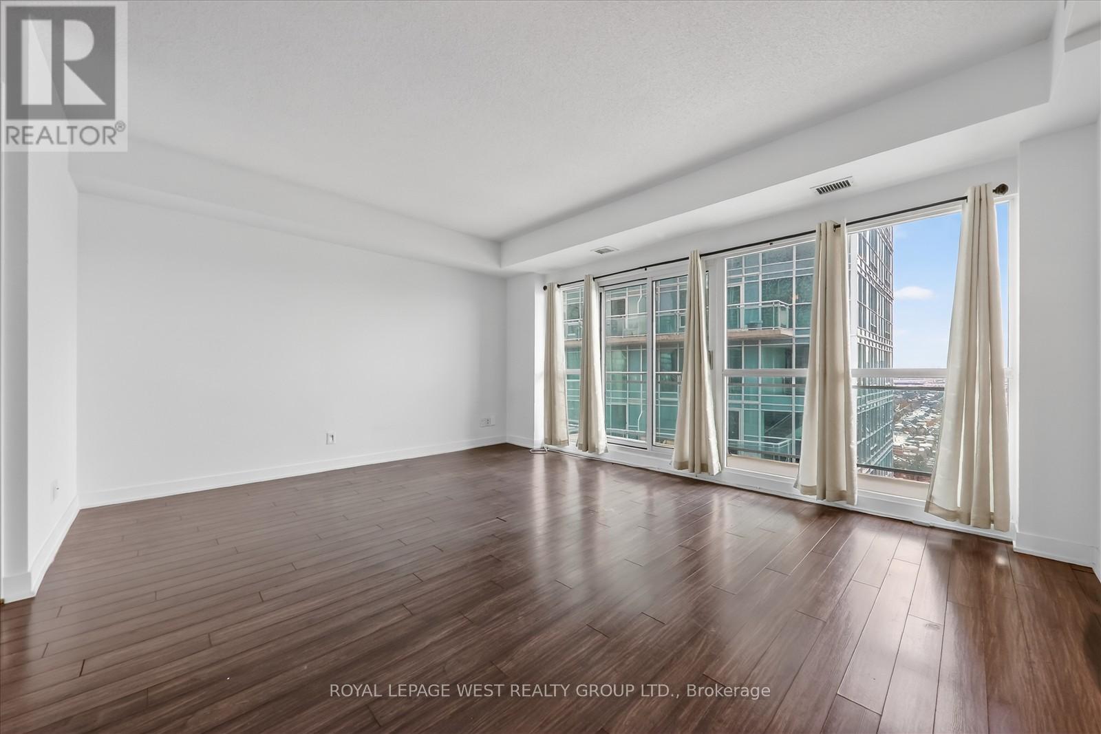 2431 - 165 Legion Road N, Toronto, Ontario  M8Y 0B3 - Photo 11 - W12598714