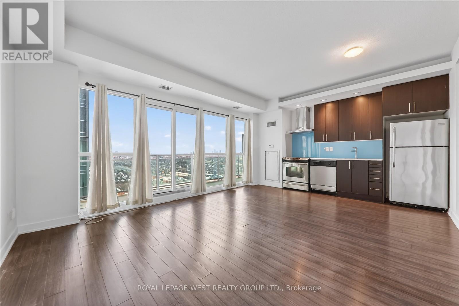 2431 - 165 Legion Road N, Toronto, Ontario  M8Y 0B3 - Photo 8 - W12598714