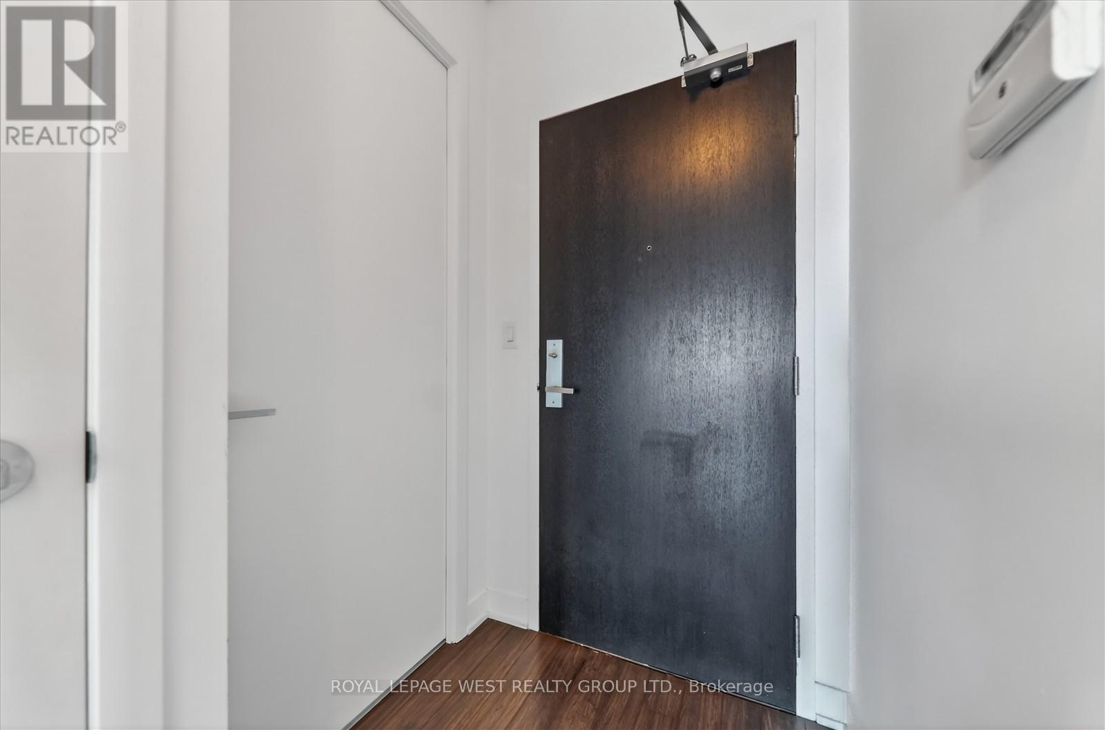 2431 - 165 Legion Road N, Toronto, Ontario  M8Y 0B3 - Photo 7 - W12598714