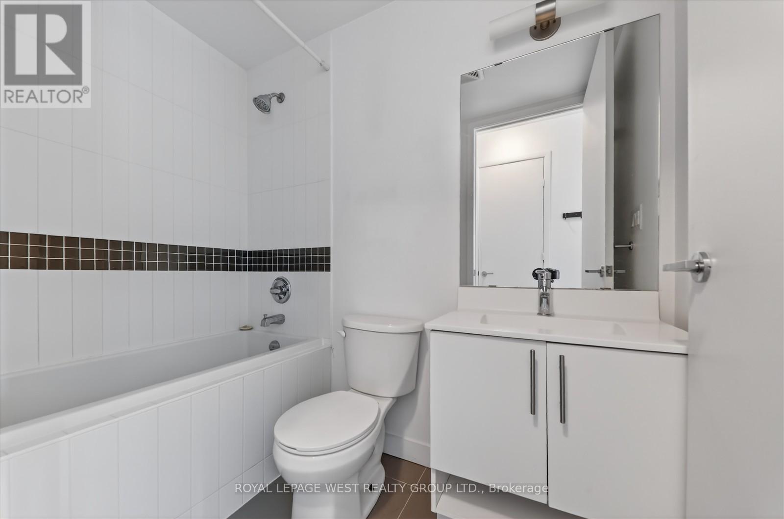 2431 - 165 Legion Road N, Toronto, Ontario  M8Y 0B3 - Photo 18 - W12598714