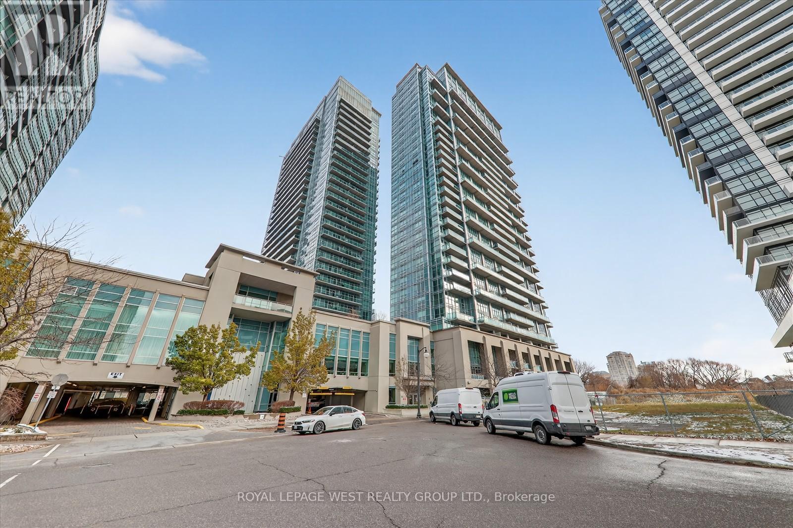 2431 - 165 Legion Road N, Toronto, Ontario  M8Y 0B3 - Photo 3 - W12598714