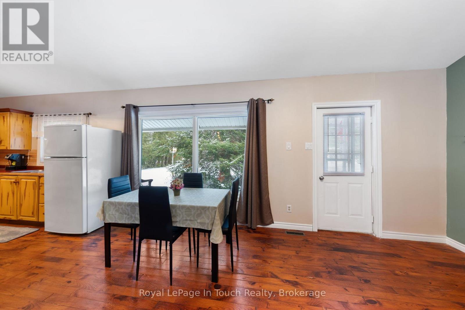 2198 Champlain Road, Tiny, Ontario L9M 0C4 - Photo 12 - S12609390