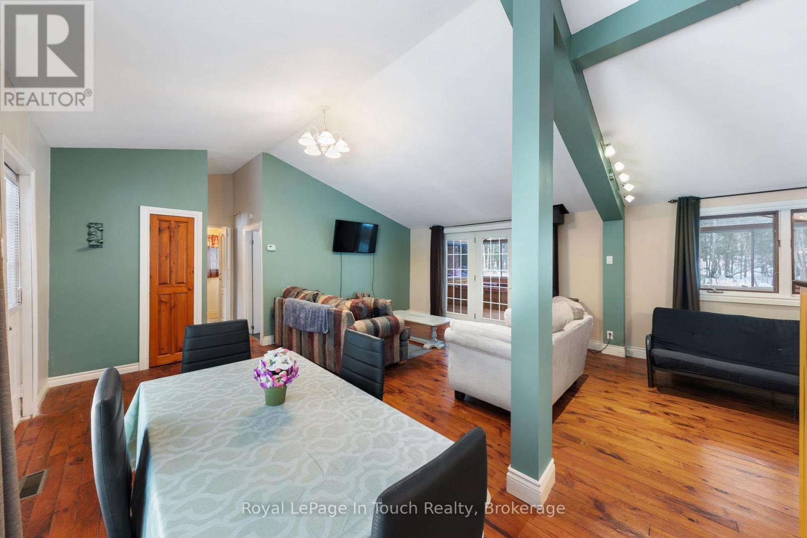 2198 Champlain Road, Tiny, Ontario L9M 0C4 - Photo 16 - S12609390