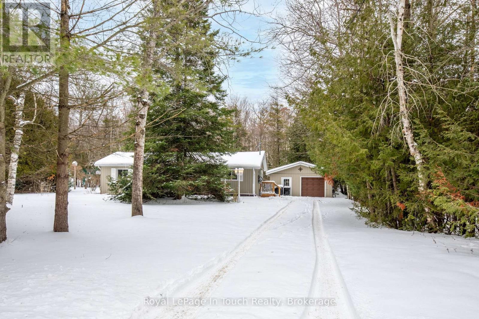 2198 Champlain Road, Tiny, Ontario L9M 0C4 - Photo 4 - S12609390