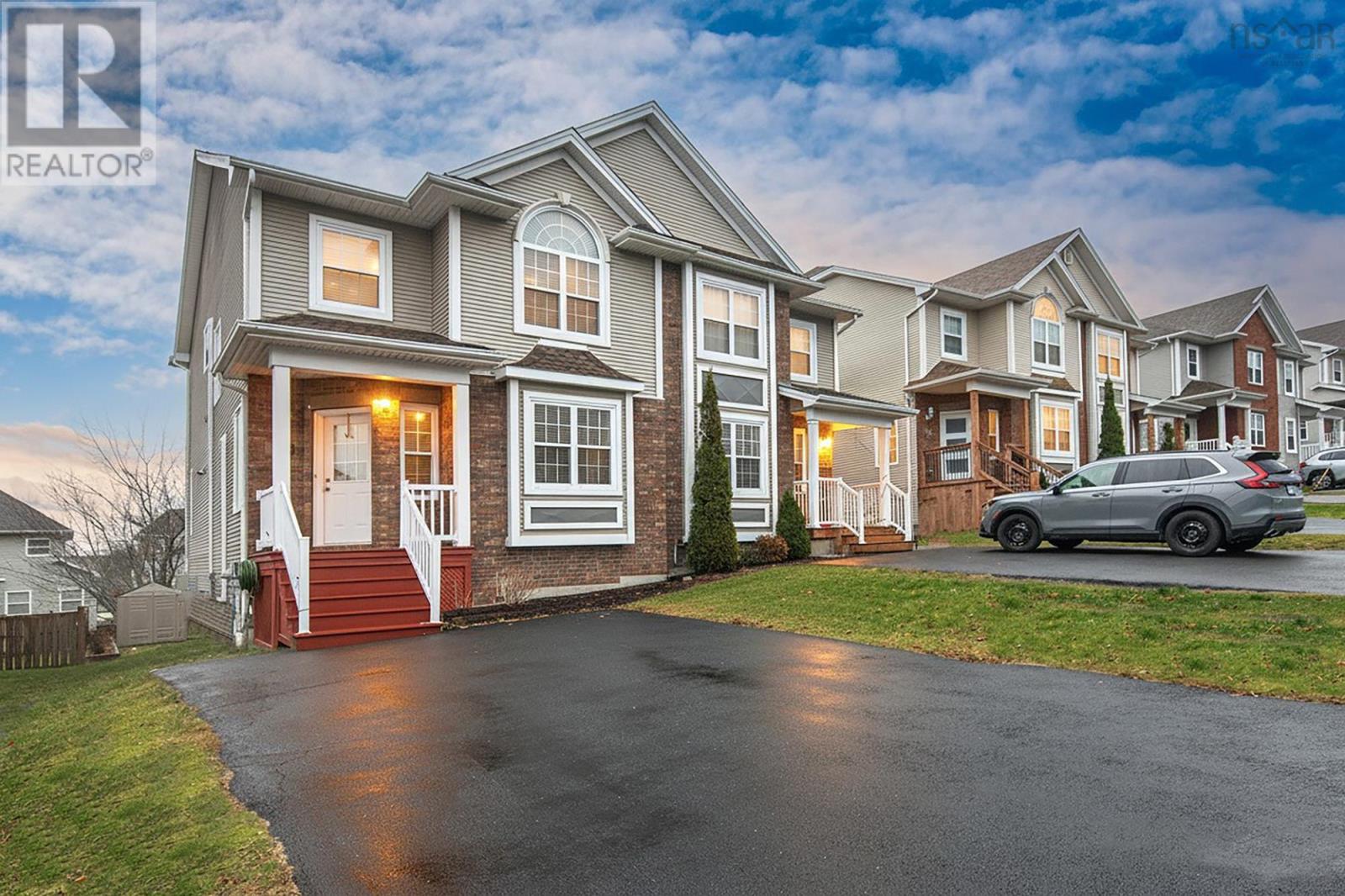 18 Outrigger Crescent, Halifax, Nova Scotia  B3M 4V8 - Photo 1 - 202529080