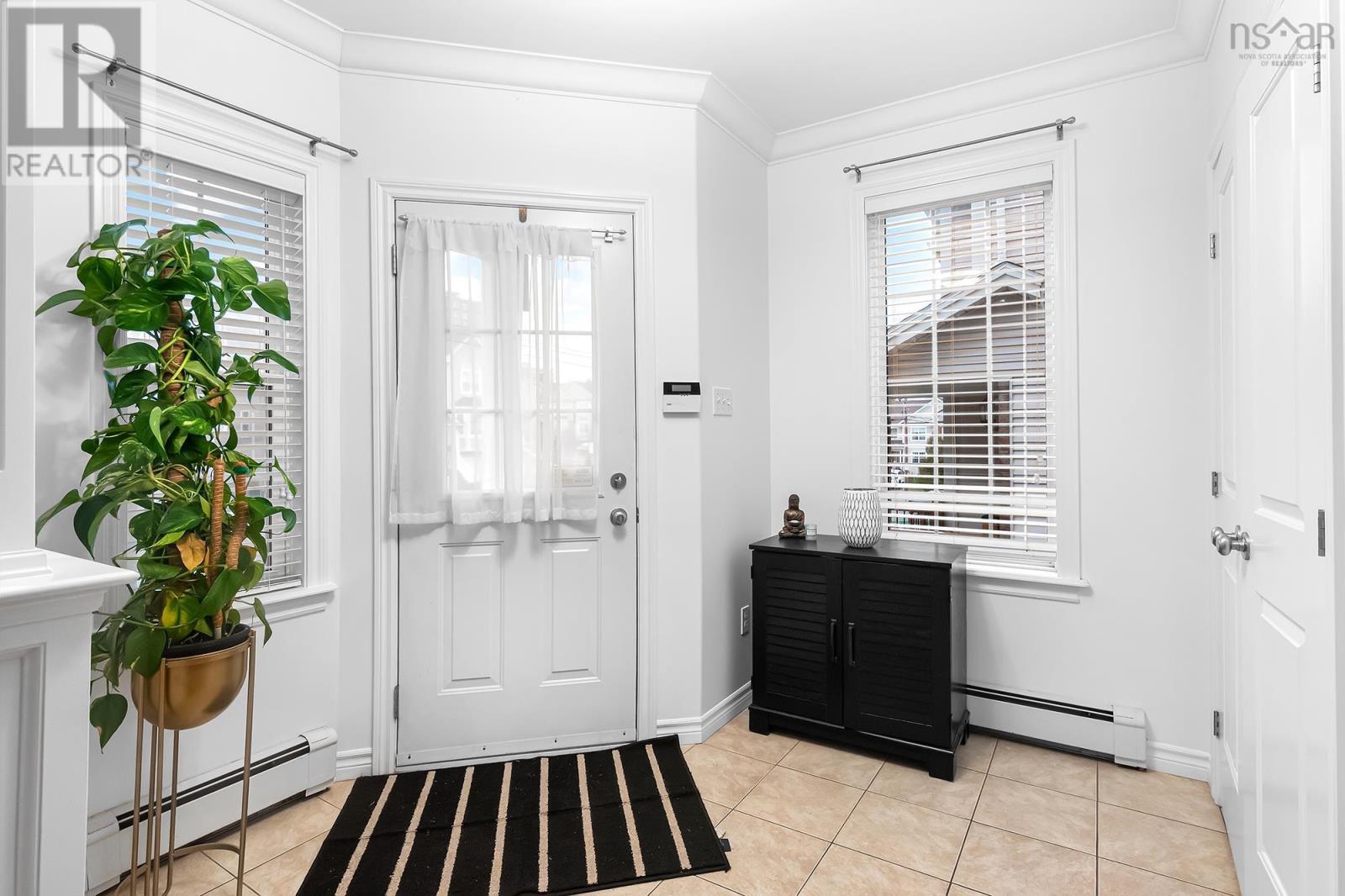 18 Outrigger Crescent, Halifax, Nova Scotia  B3M 4V8 - Photo 2 - 202529080