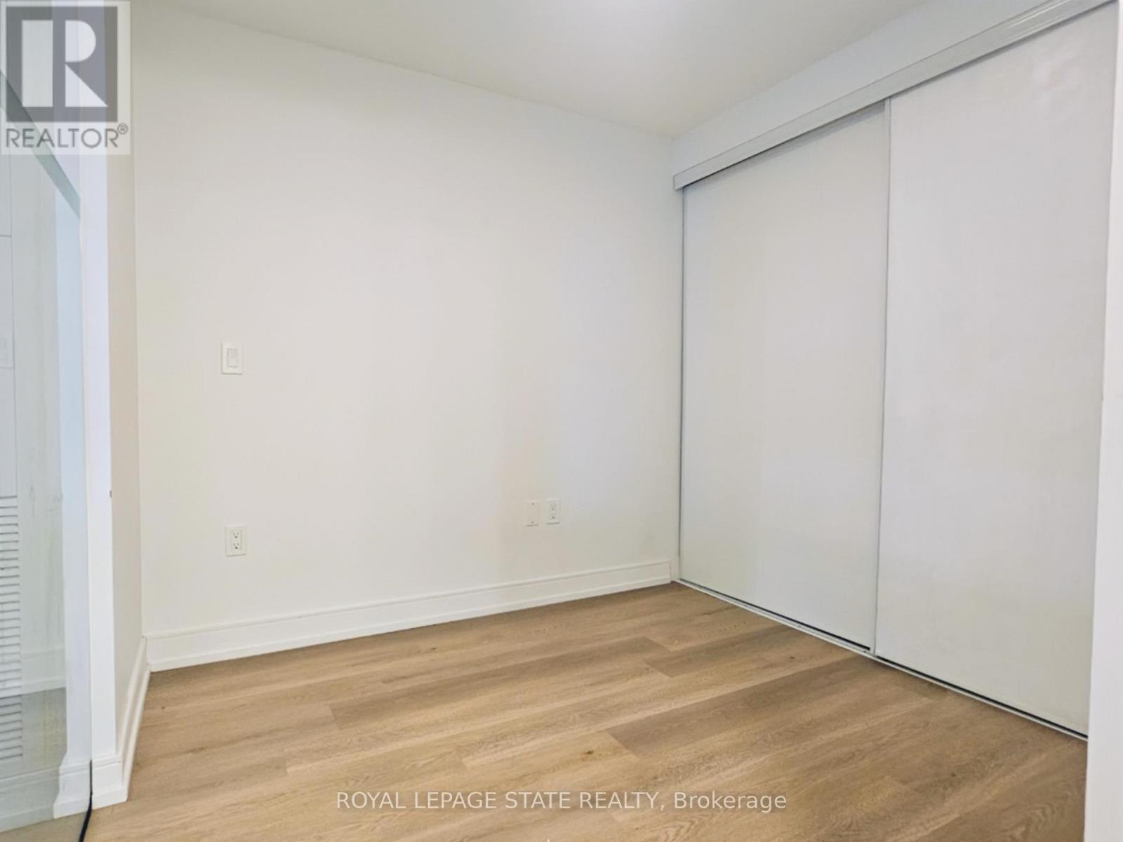 1114 - 1 Jarvis Street, Hamilton (Beasley), Ontario  L8R 3J2 - Photo 11 - X12609258