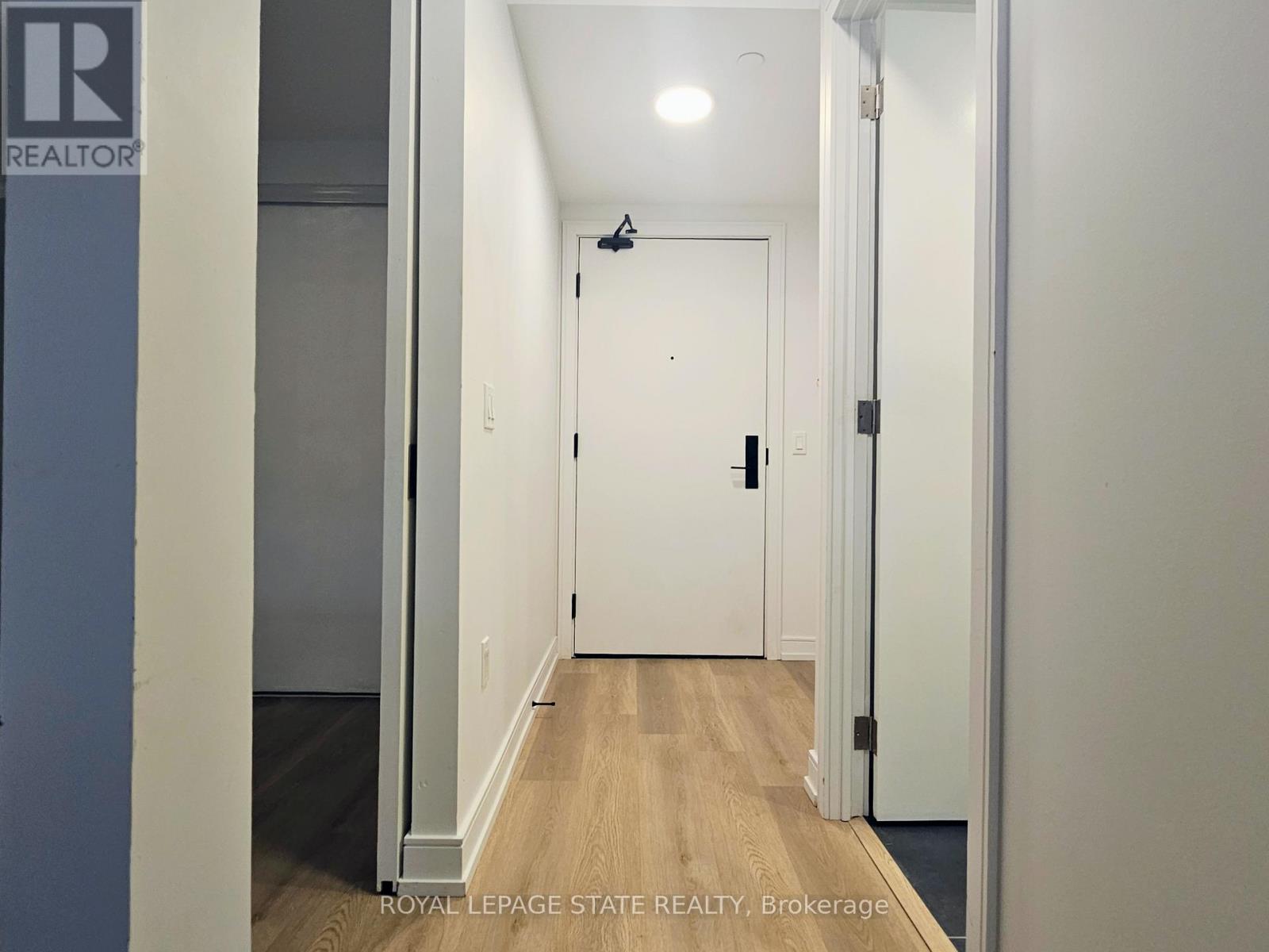 1114 - 1 Jarvis Street, Hamilton (Beasley), Ontario  L8R 3J2 - Photo 3 - X12609258