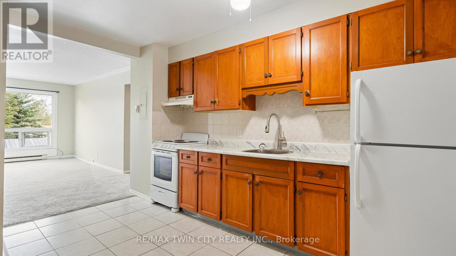 994 Colborne Street, Brantford, Ontario  N3S 3T4 - Photo 6 - X12609278