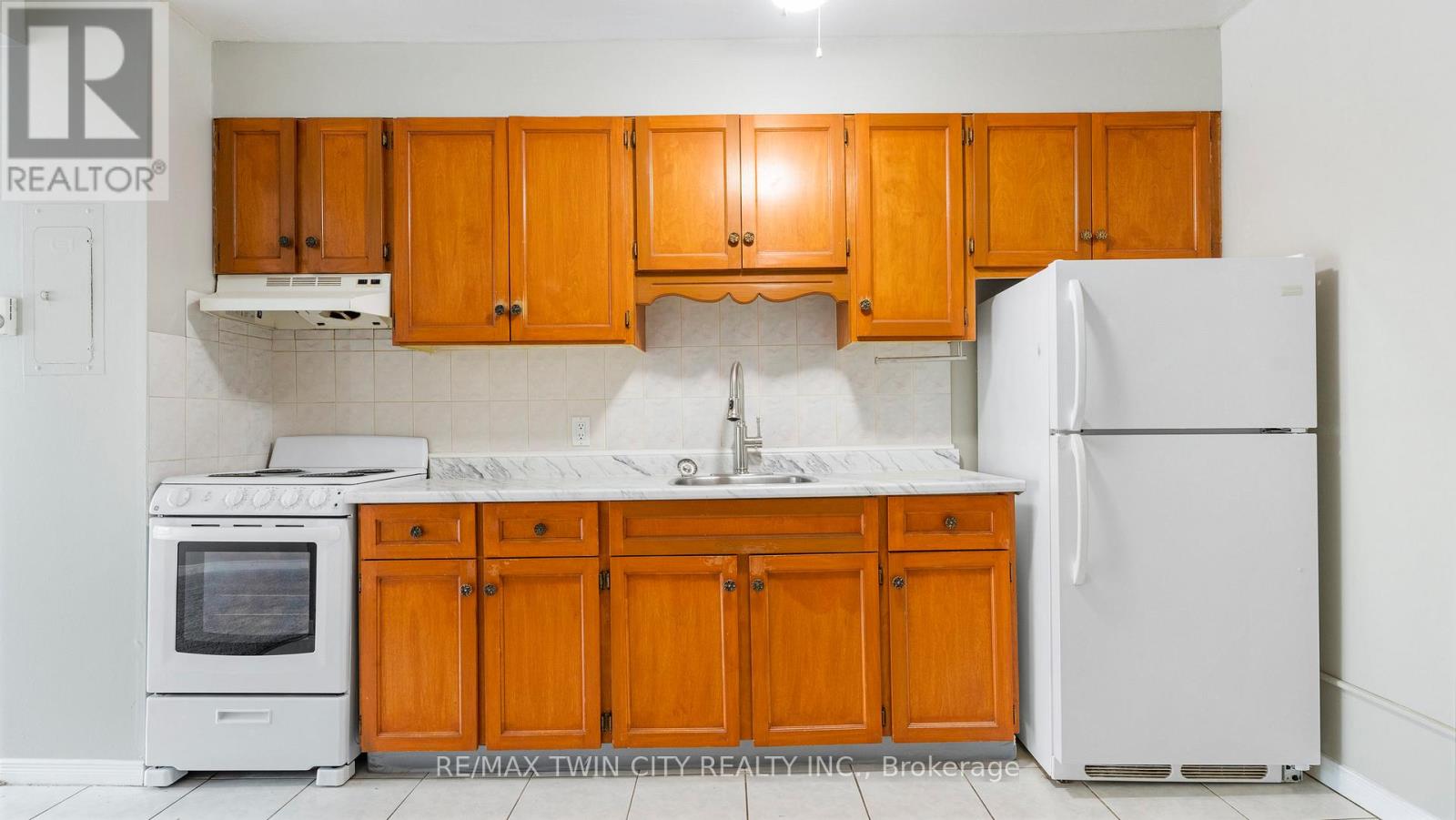 994 Colborne Street, Brantford, Ontario  N3S 3T4 - Photo 7 - X12609278