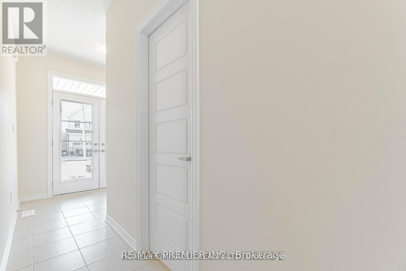 70 Ever Sweet Way, Thorold, Ontario  L2V 0K8 - Photo 2 - X12609302