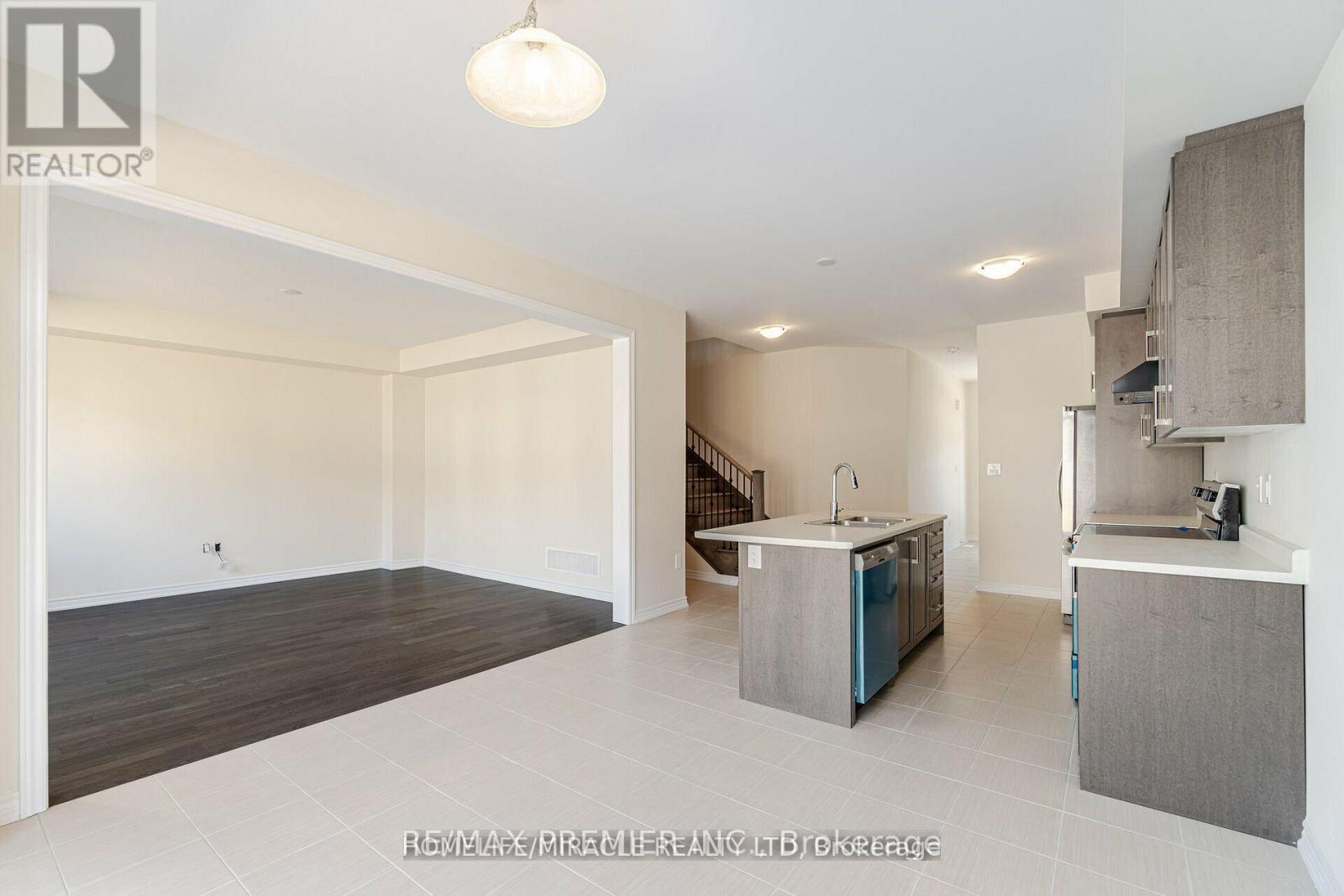 70 Ever Sweet Way, Thorold, Ontario  L2V 0K8 - Photo 4 - X12609302