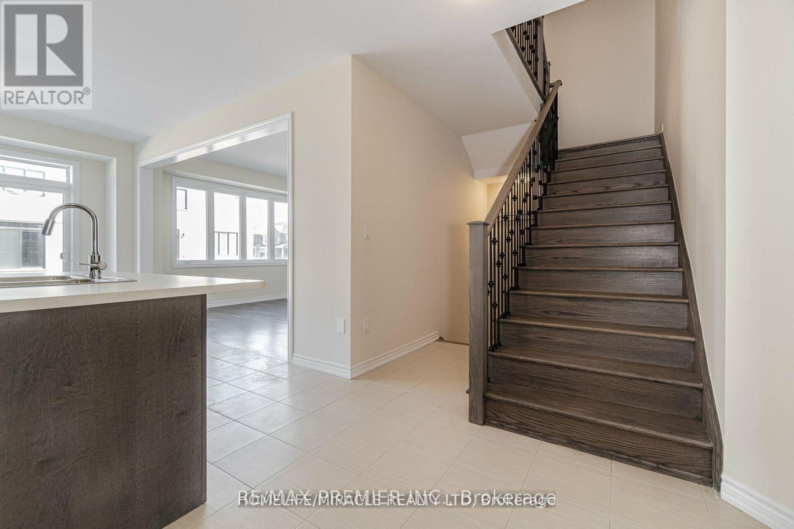 70 Ever Sweet Way, Thorold, Ontario  L2V 0K8 - Photo 6 - X12609302