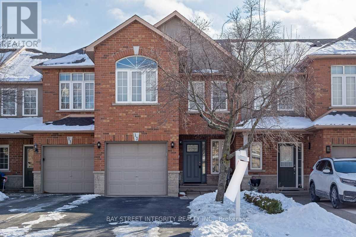 13 VANSICKLE STREET, Hamilton, Ontario