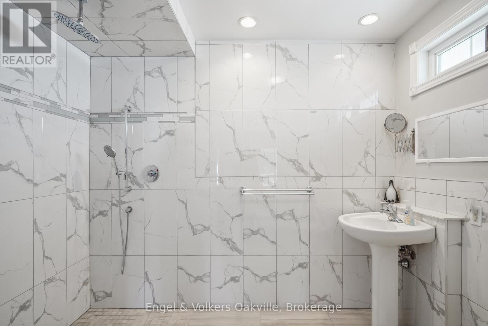 339 Wellbrook Avenue, Welland (Prince Charles), Ontario  L3C 7N3 - Photo 17 - X12609540