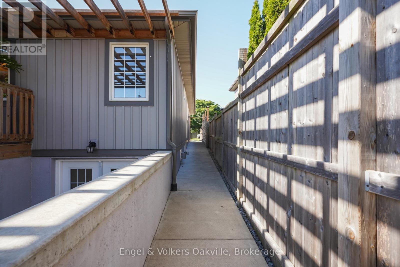 339 Wellbrook Avenue, Welland (Prince Charles), Ontario  L3C 7N3 - Photo 26 - X12609540