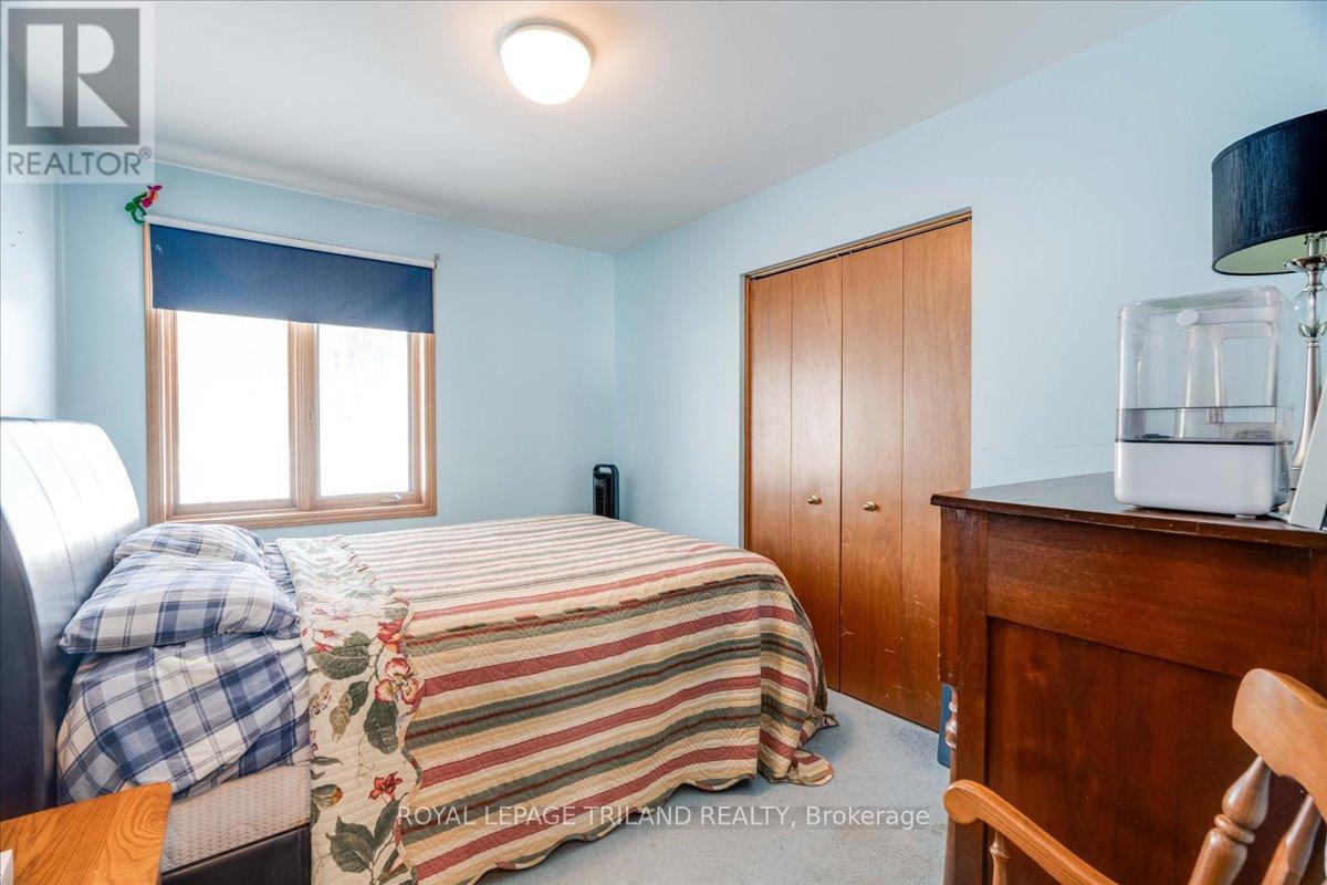 22775 Dogwood Road, Southwest Middlesex, Ontario  N0L 1Z0 - Photo 15 - X12609442