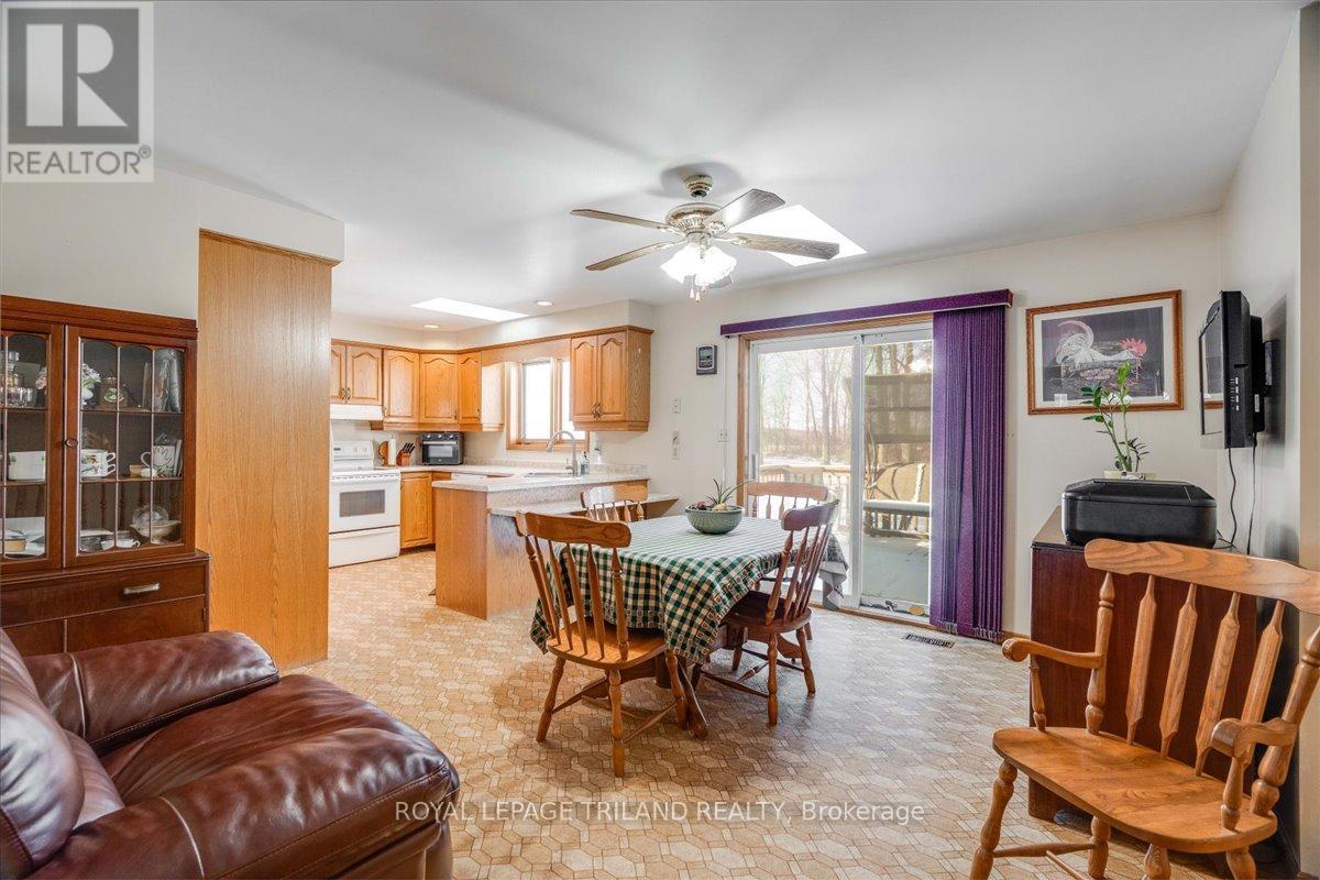 22775 Dogwood Road, Southwest Middlesex, Ontario  N0L 1Z0 - Photo 20 - X12609442