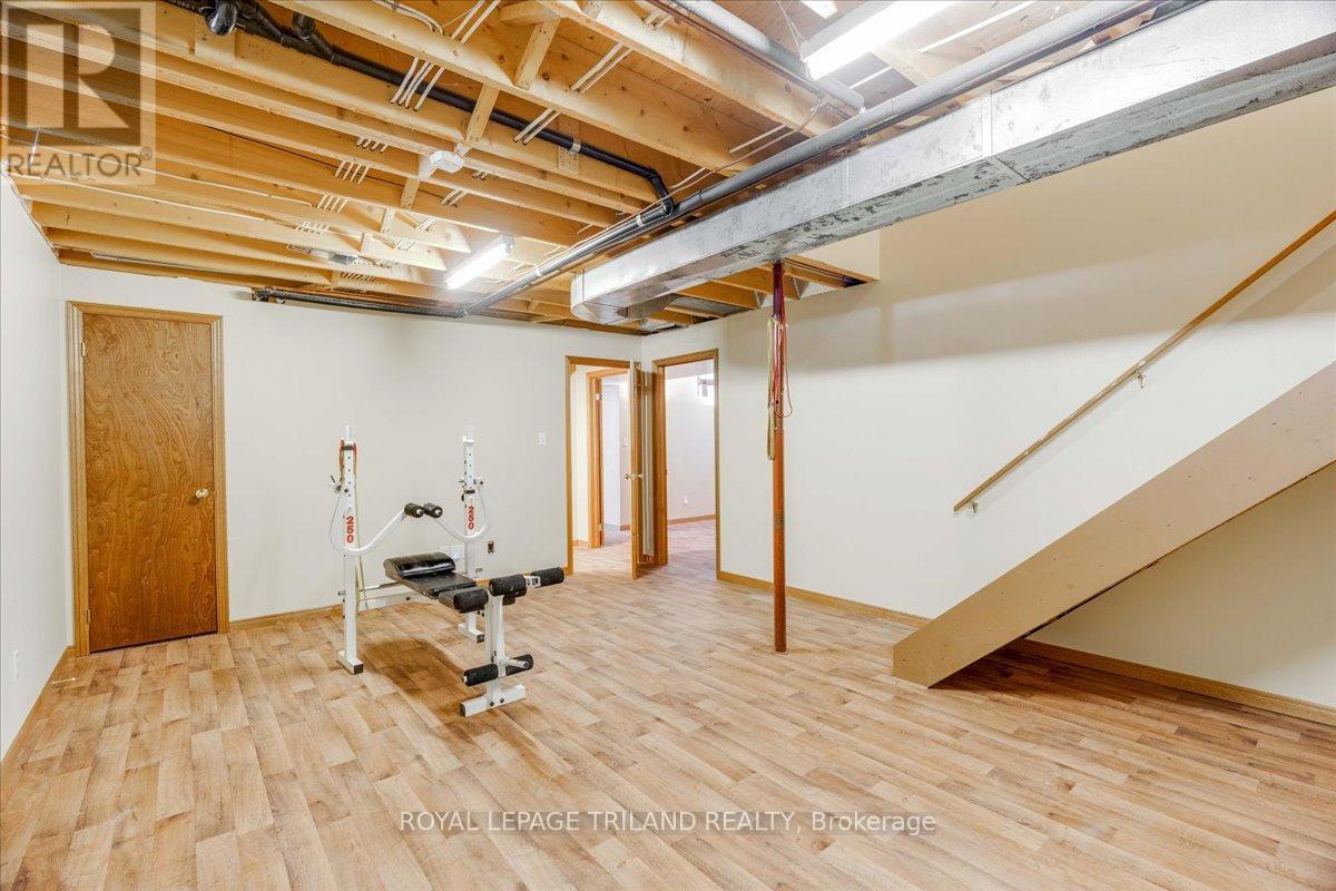 22775 Dogwood Road, Southwest Middlesex, Ontario  N0L 1Z0 - Photo 29 - X12609442