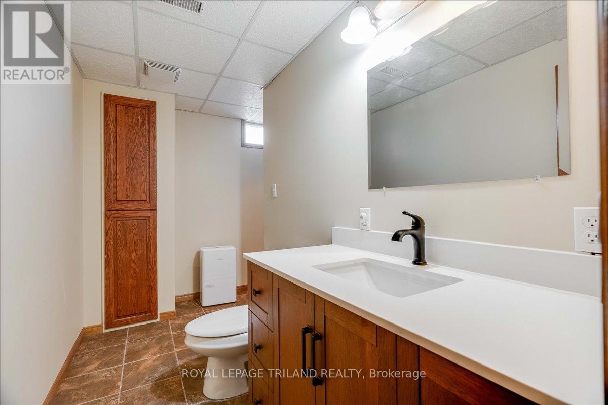 22775 Dogwood Road, Southwest Middlesex, Ontario  N0L 1Z0 - Photo 35 - X12609442