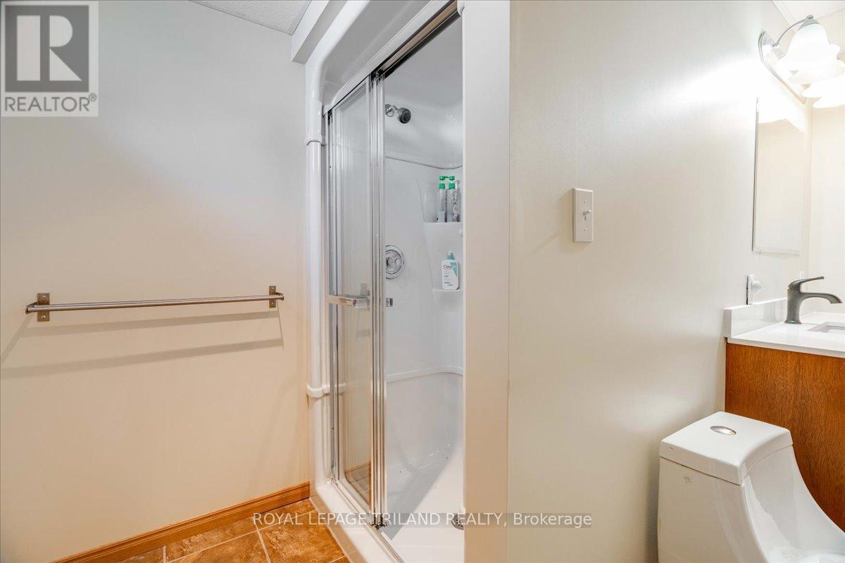 22775 Dogwood Road, Southwest Middlesex, Ontario  N0L 1Z0 - Photo 36 - X12609442