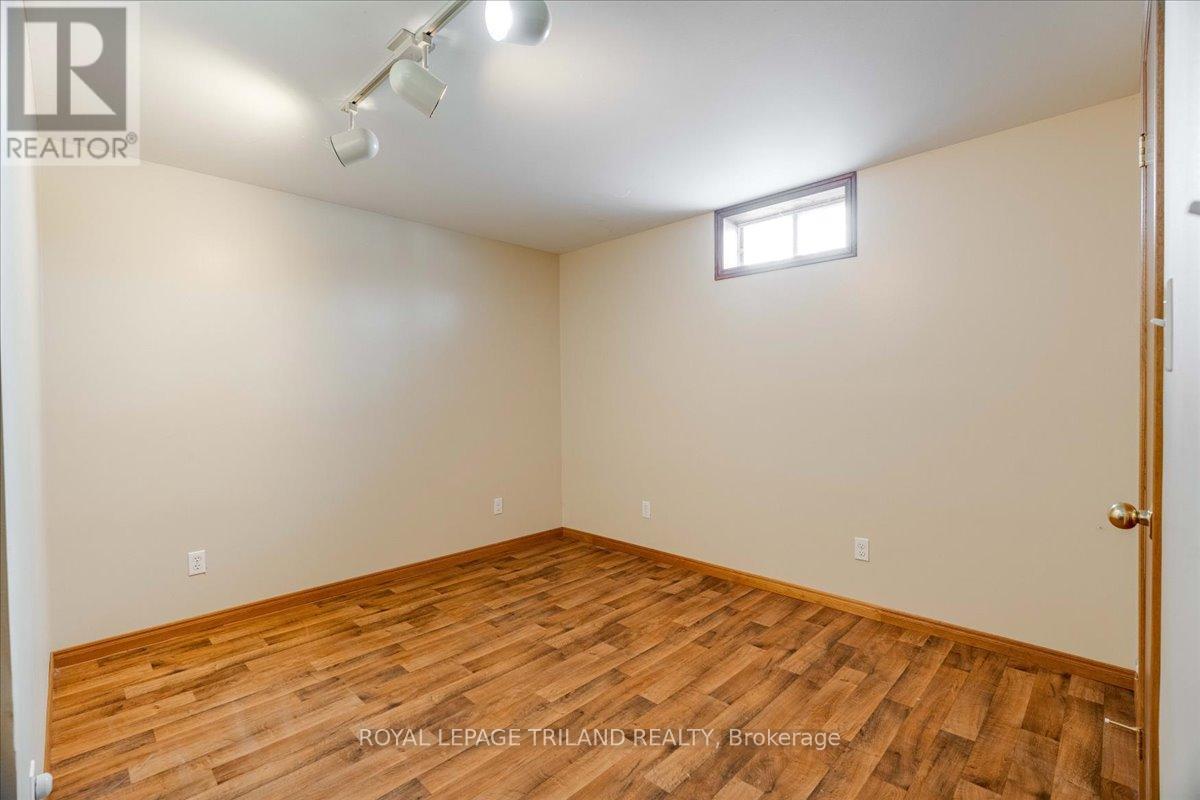 22775 Dogwood Road, Southwest Middlesex, Ontario  N0L 1Z0 - Photo 37 - X12609442