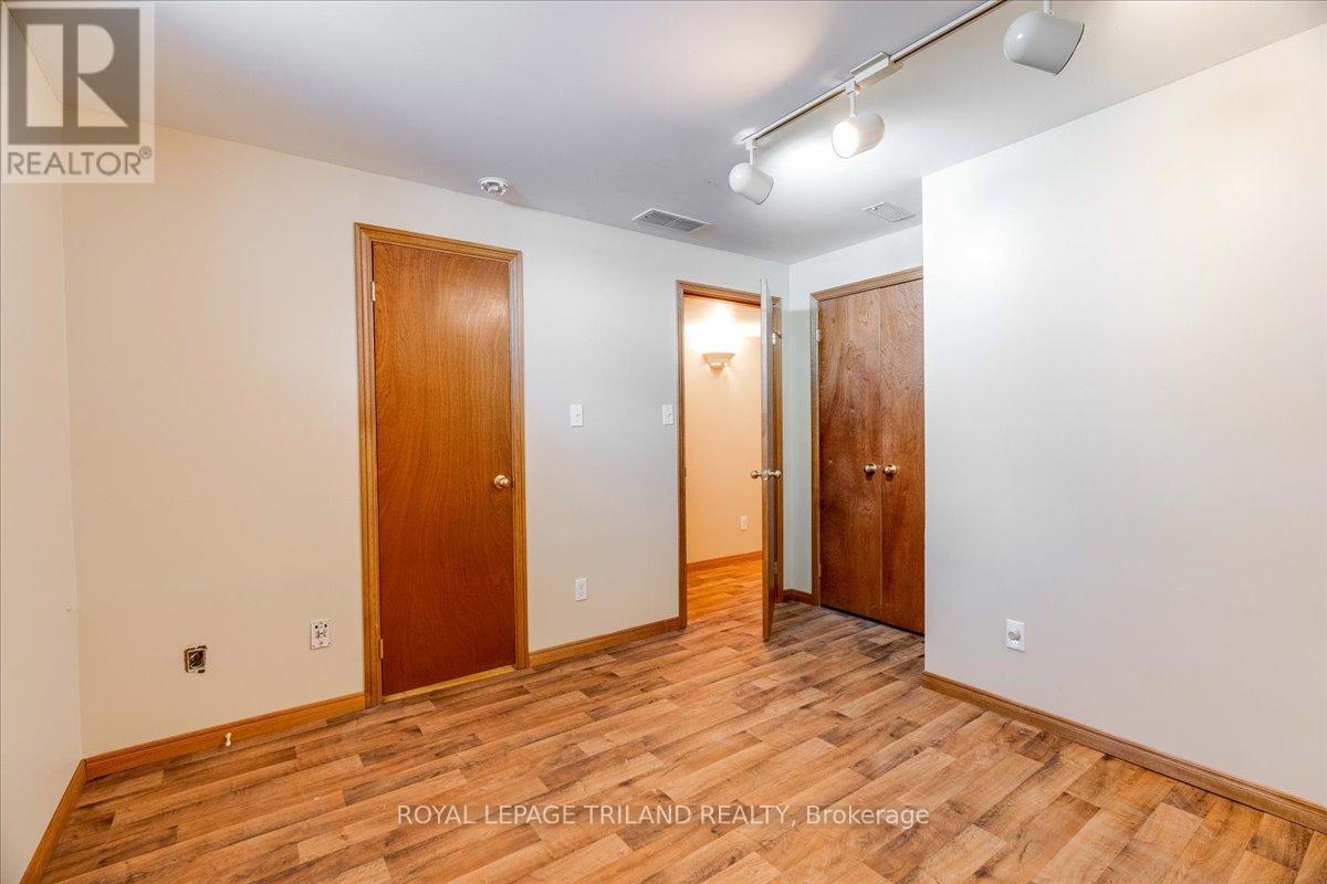 22775 Dogwood Road, Southwest Middlesex, Ontario  N0L 1Z0 - Photo 38 - X12609442