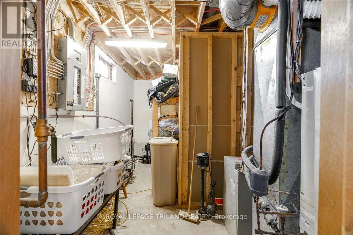 22775 Dogwood Road, Southwest Middlesex, Ontario  N0L 1Z0 - Photo 39 - X12609442