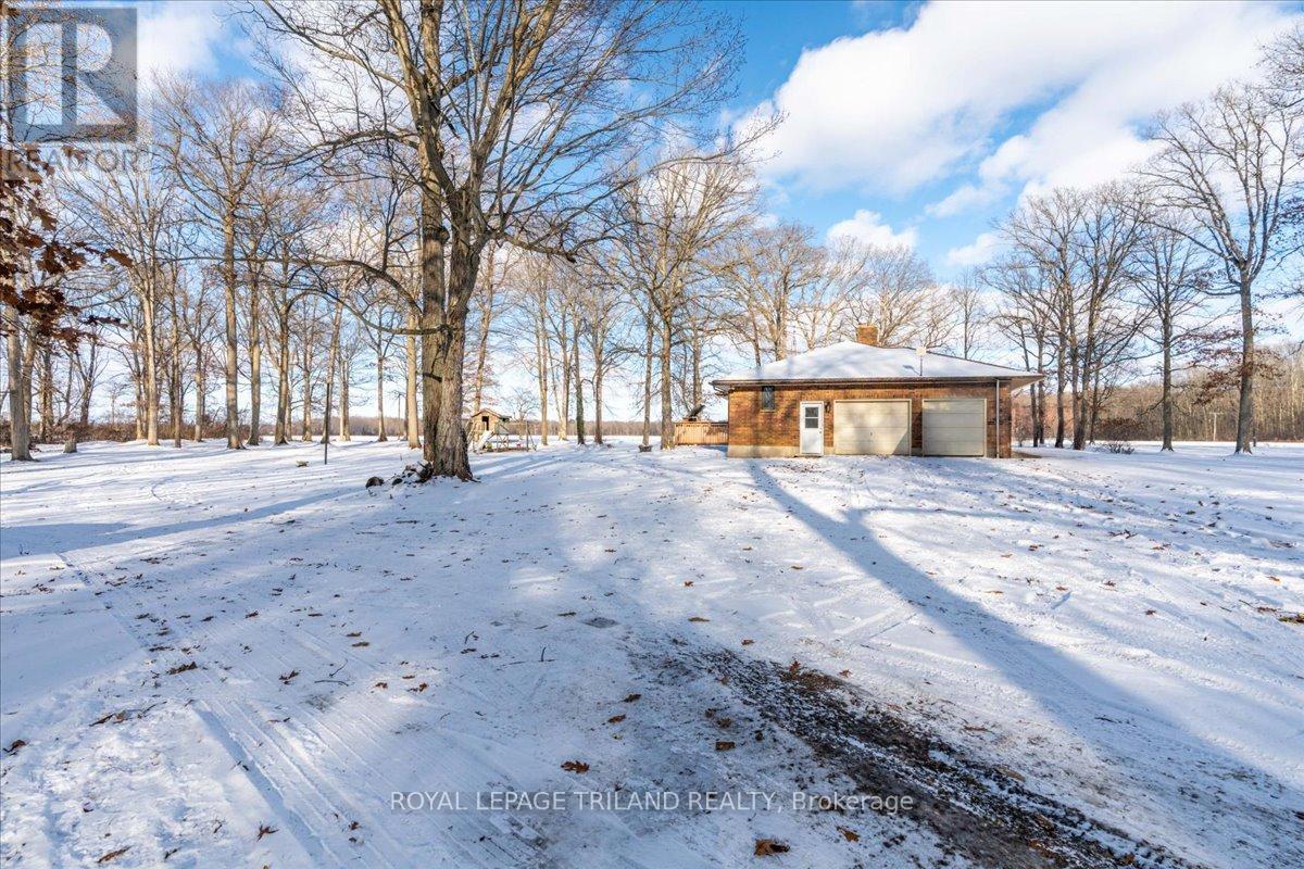 22775 Dogwood Road, Southwest Middlesex, Ontario  N0L 1Z0 - Photo 45 - X12609442