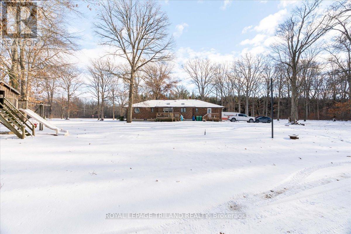 22775 Dogwood Road, Southwest Middlesex, Ontario  N0L 1Z0 - Photo 46 - X12609442