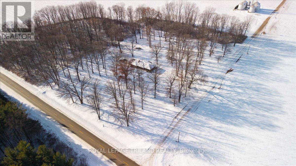 22775 Dogwood Road, Southwest Middlesex, Ontario  N0L 1Z0 - Photo 7 - X12609442