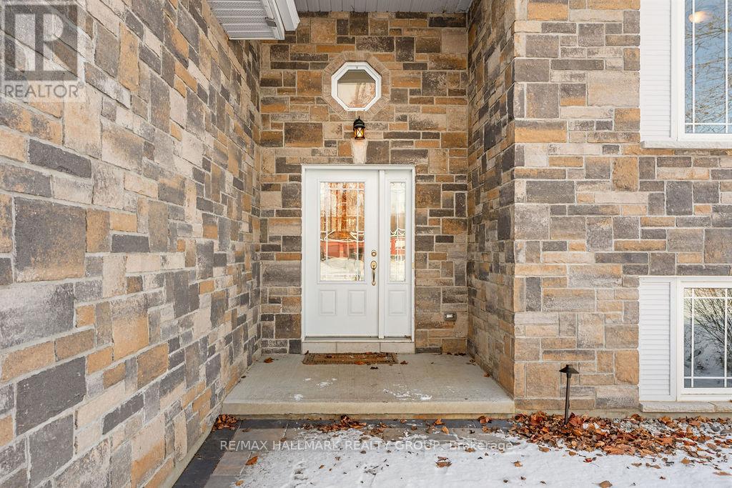 1319 Country Lane, North Dundas, Ontario  K0C 2K0 - Photo 3 - X12609384