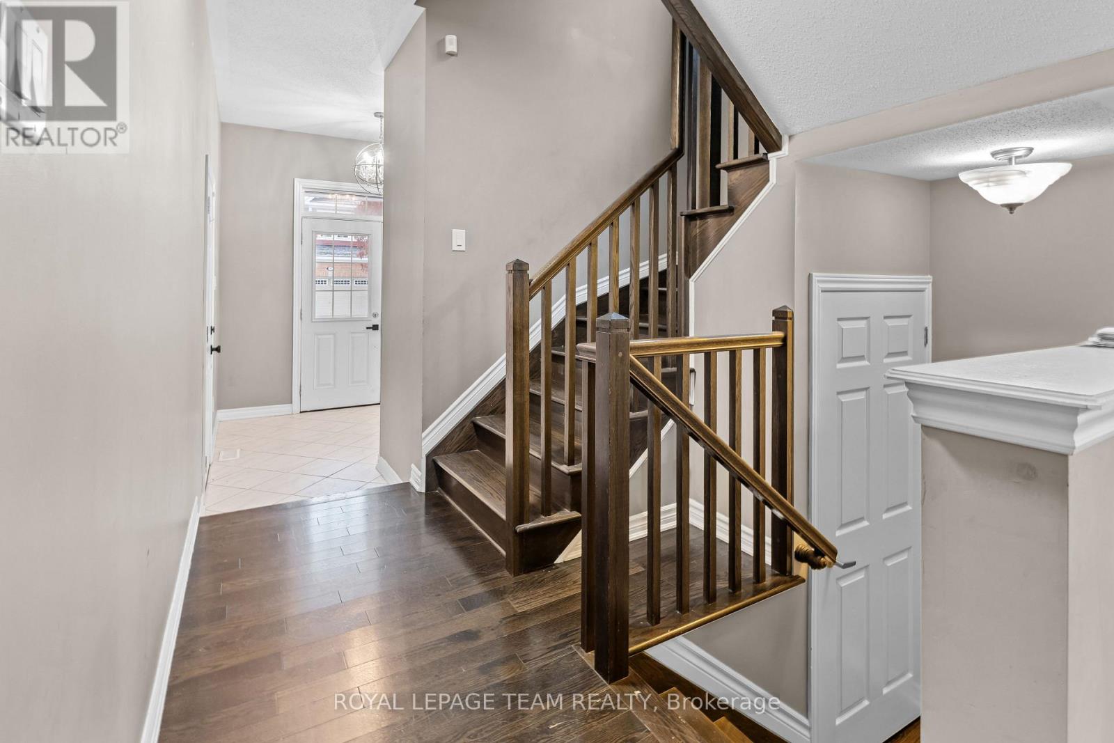 103 Coriolis Court, Ottawa, Ontario  K2S 0P3 - Photo 5 - X12609426