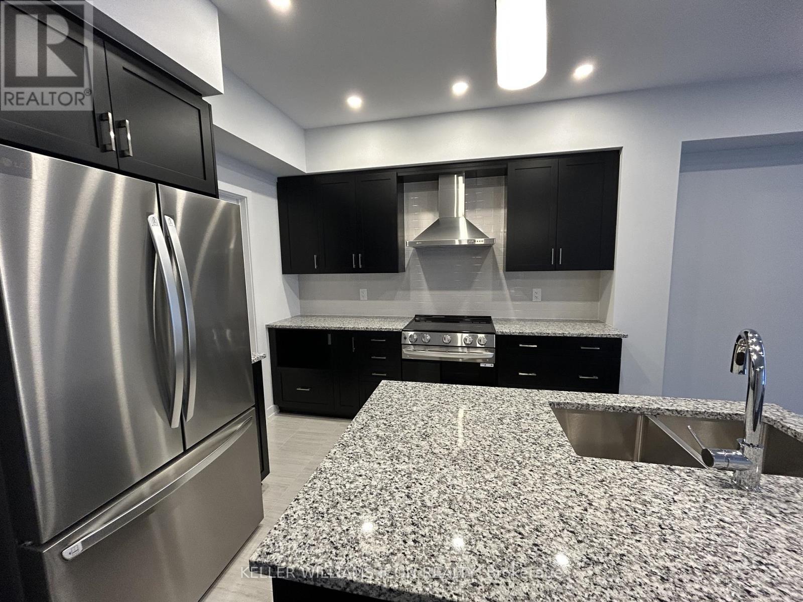 383 Mango Street, Ottawa, Ontario  K1X 0K2 - Photo 10 - X12609546