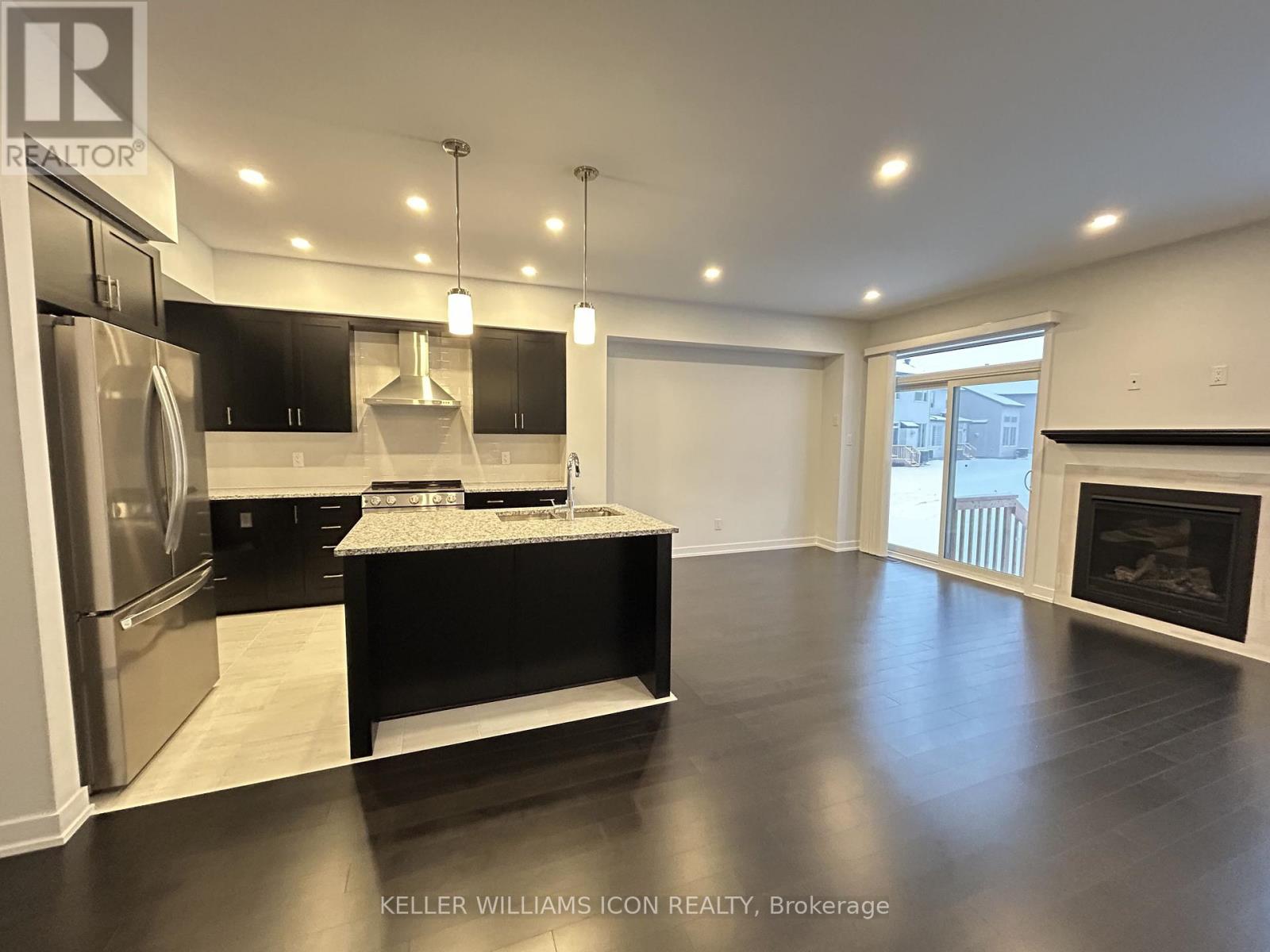 383 Mango Street, Ottawa, Ontario  K1X 0K2 - Photo 4 - X12609546