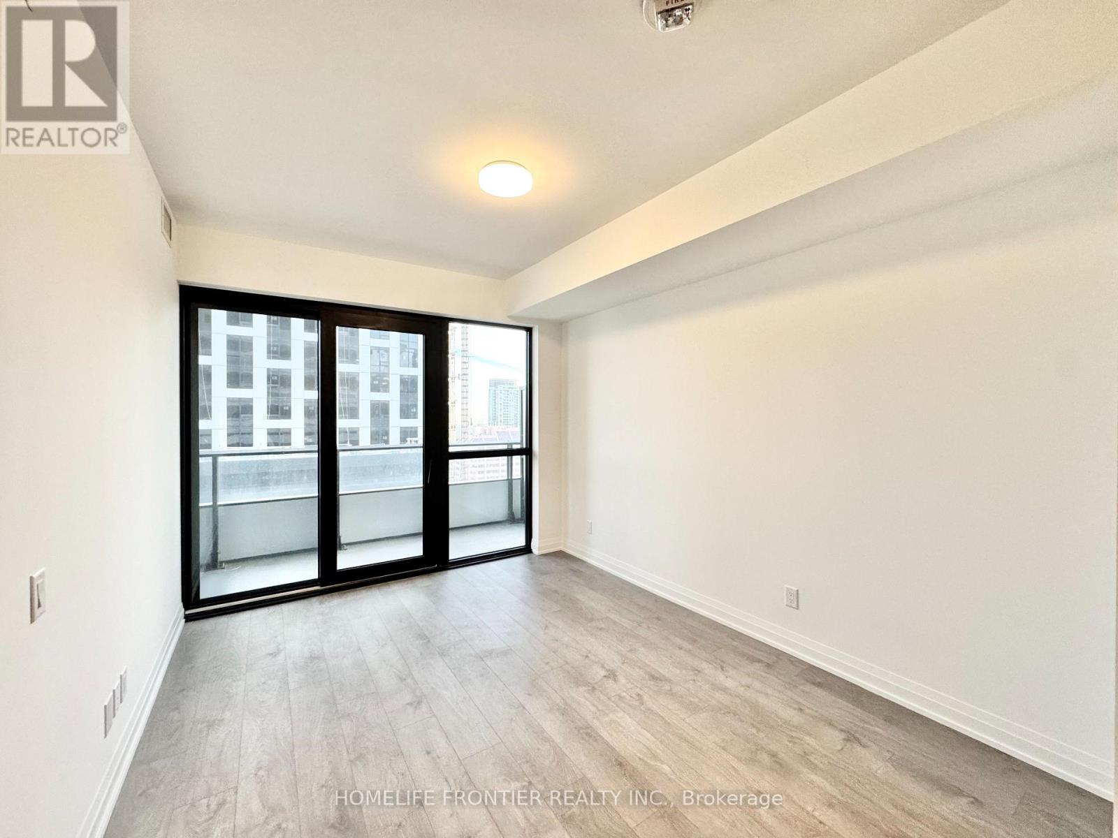 2011 - 4015 The Exchange Street, Mississauga, Ontario  L5B 0N9 - Photo 3 - W12609344