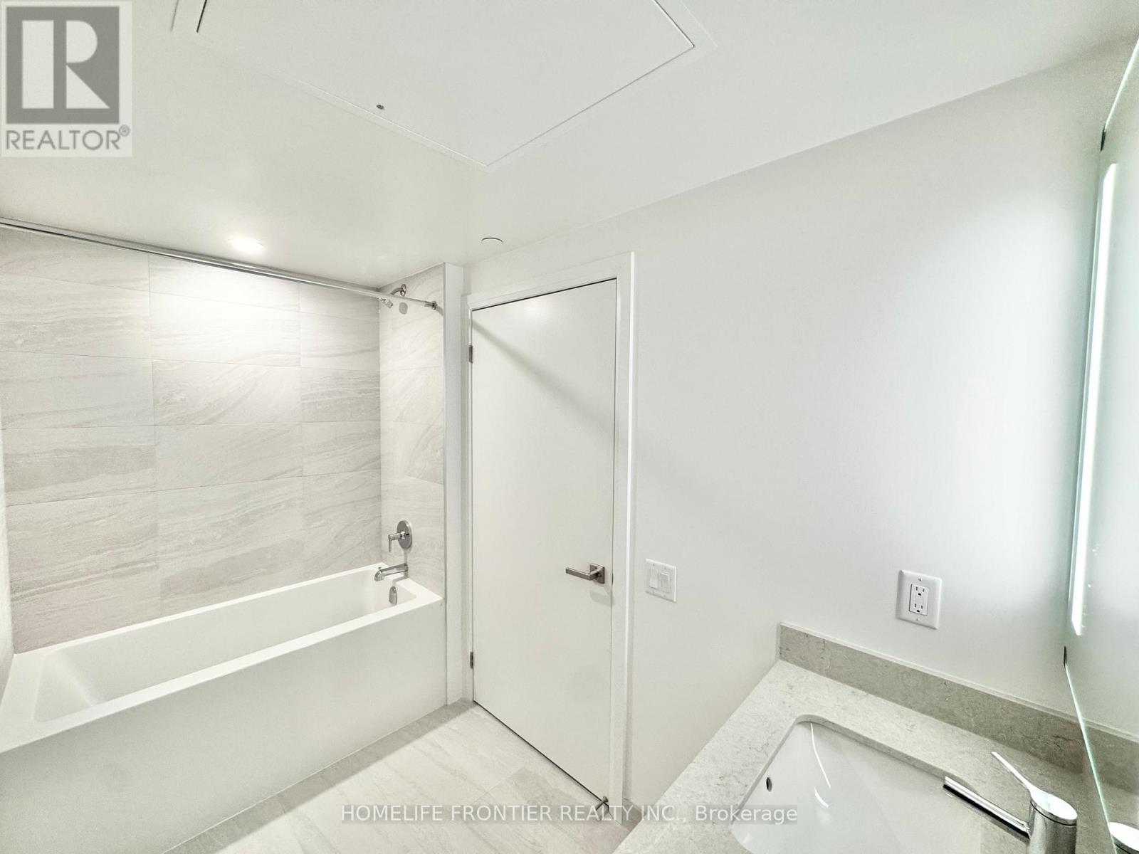 2011 - 4015 The Exchange Street, Mississauga, Ontario  L5B 0N9 - Photo 9 - W12609344