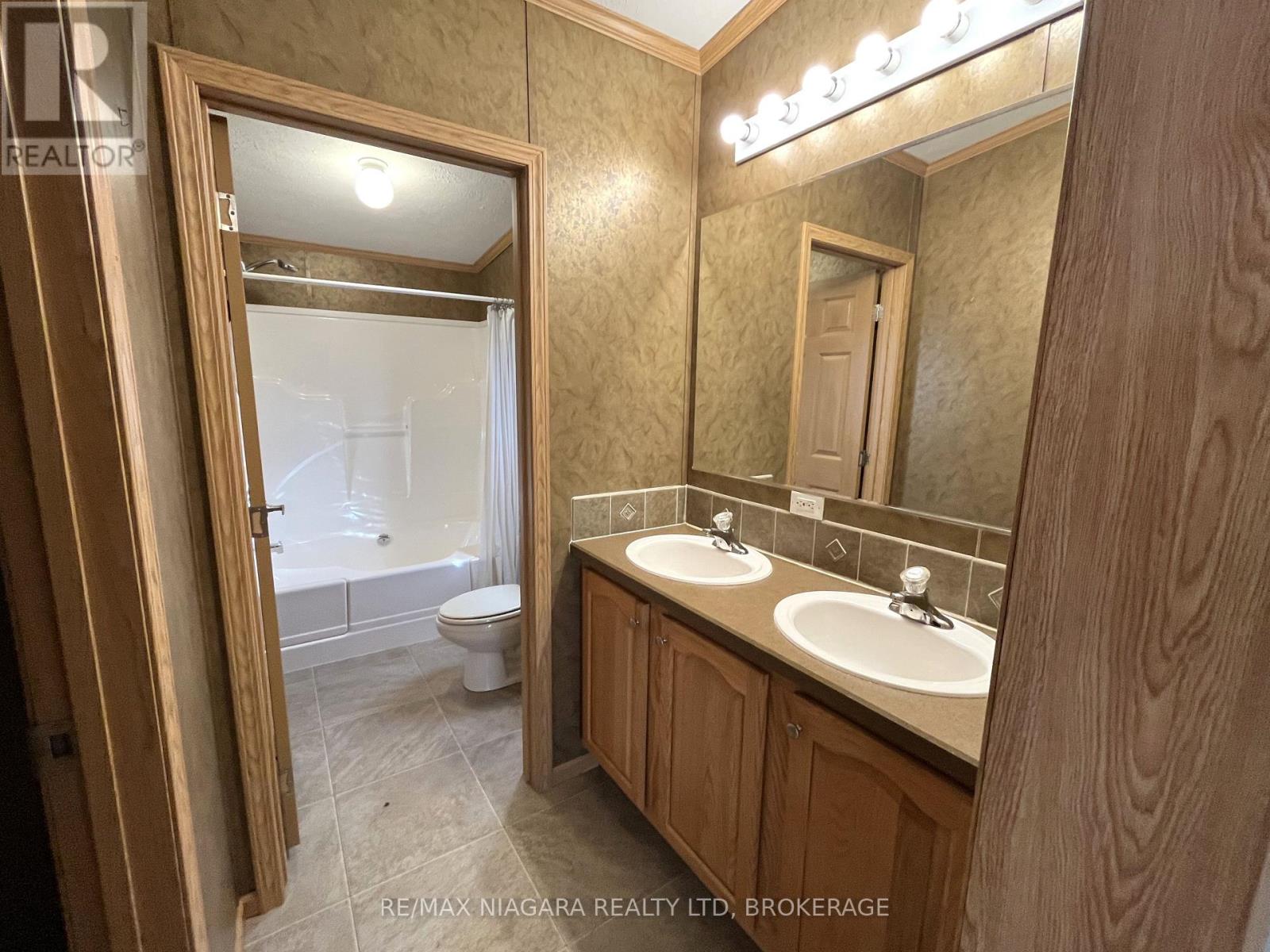 260 - 3033 Townline Road, Fort Erie, Ontario  L0S 1S1 - Photo 13 - X12609598